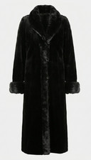 Lussuoso cappotto in pelliccia
